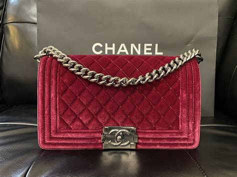 chanel boy red medium